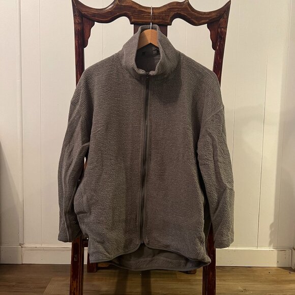 Lululemon Peaceful Moments Zip in Heathered Grey Sage, size 6 - Picture 1 of 3